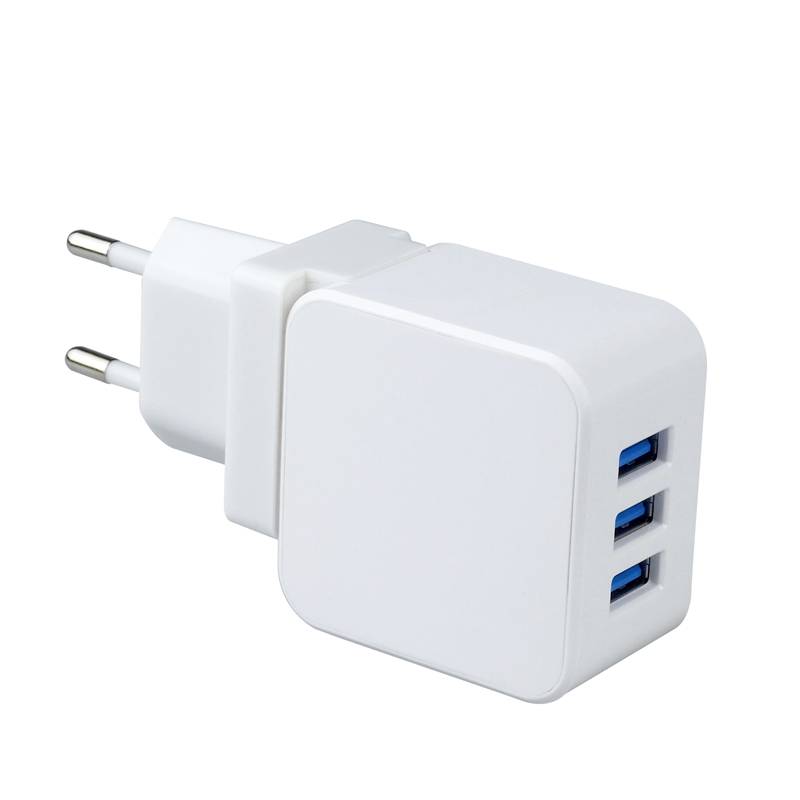3口USB轉(zhuǎn)換頭充電器-ST390